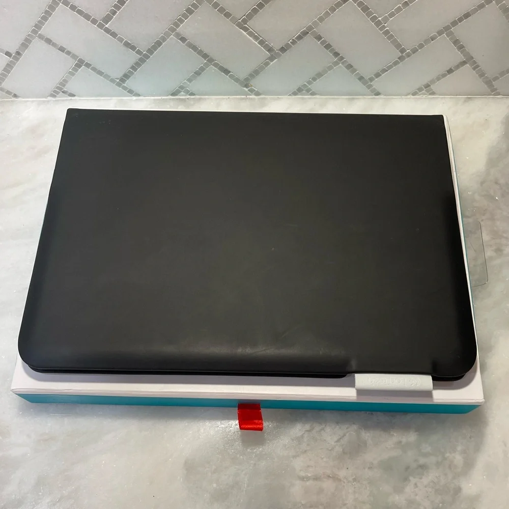 Logitech-Ultrathin Keyboard Folio for Ipad Air